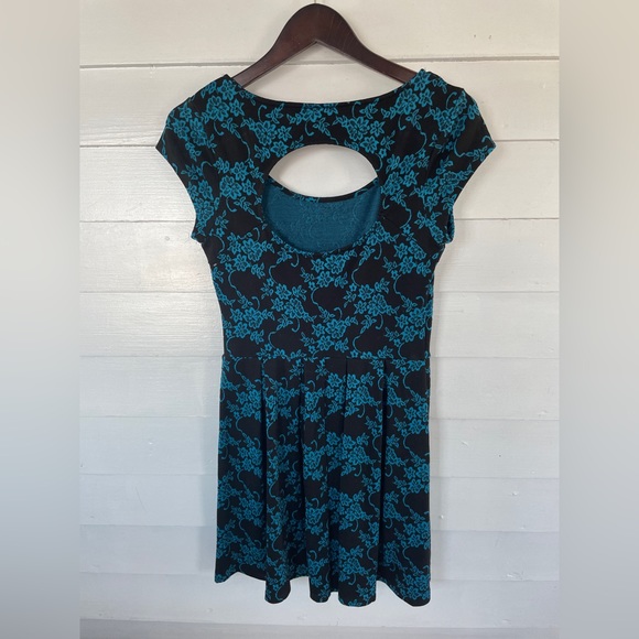 Black Paper Doll Skater Dress with Blue Floral Pattern - Picture 2 of 7